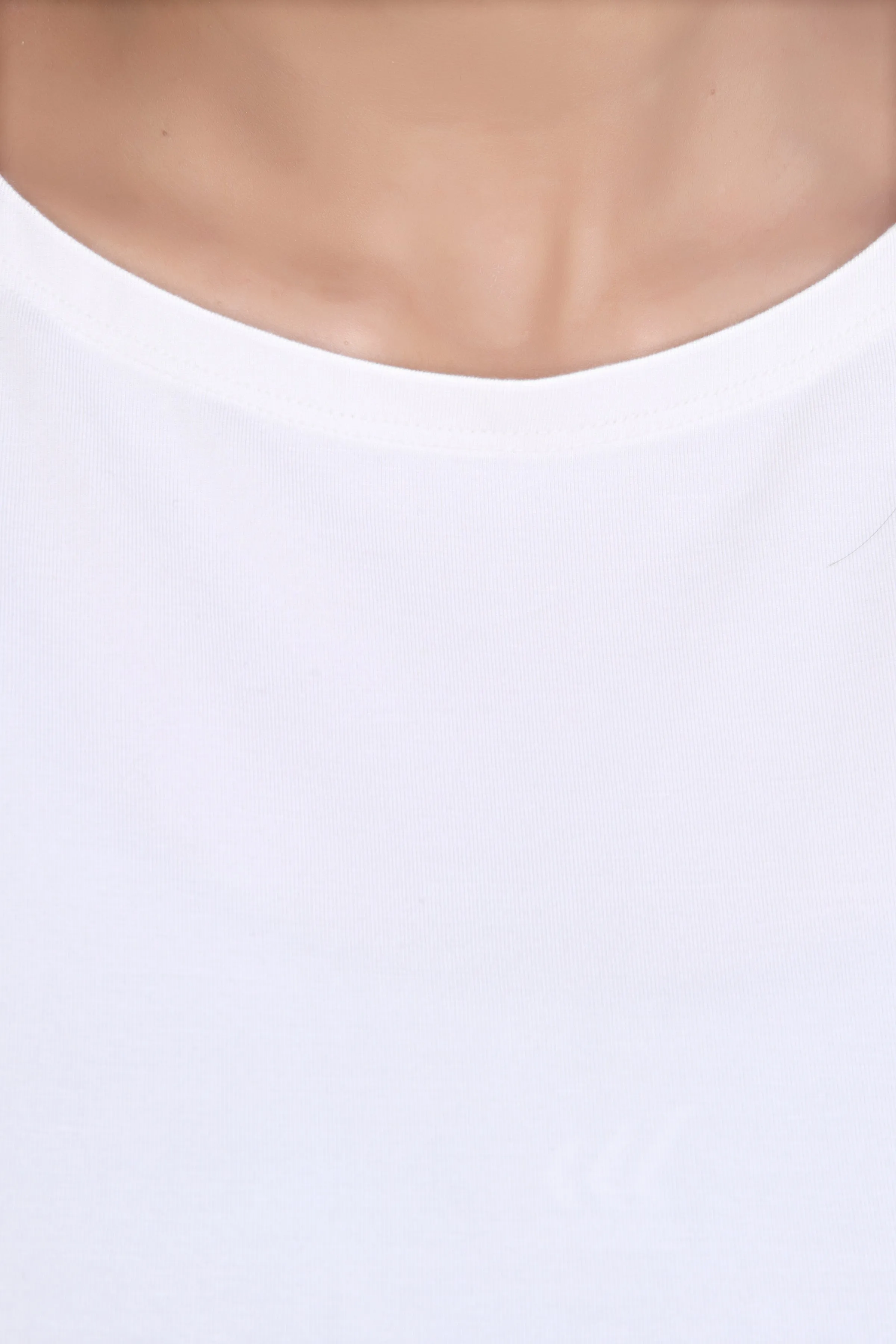 WOMEN'S SOLID ULTRA SOFT STANDARD FIT T-SHIRT